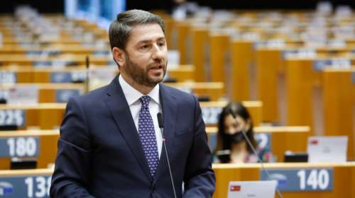 Καταγγελία Ανδρουλάκη: Πολιτικά και οικονομικά συμφέροντα εμπλέκονται στα εσωτερικά του ΚΙΝΑΛ