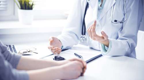 Λέσβος: &quot;Δικά μας ήταν φάρμακα, δεν υπάρχει δόλος&quot;, ισχυρίζεται ο σύζυγος της γιατρού που συνταγογραφούσε ακατάπαυστα τα ξημερώματα