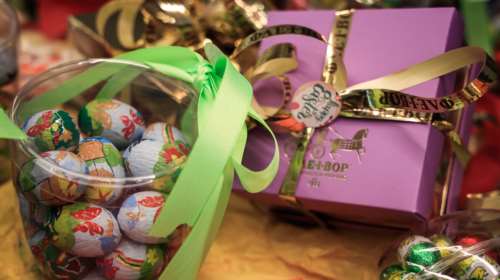 Πάσχα 2025: Ξεκινά το εορταστικό ωράριο - Ποια Κυριακή και ποιες ώρες θα είναι ανοιχτά τα μαγαζιά