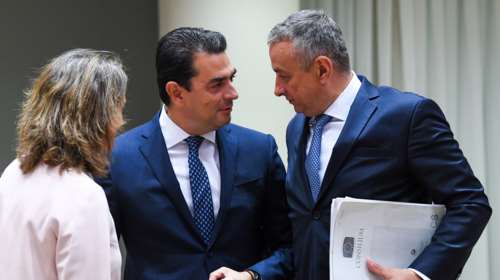 Σκρέκας: Πλαφόν στα 275 ευρώ δεν είναι στην ουσία πλαφόν - Οροφή μεταξύ 150-200 ευρώ είναι ρεαλιστική