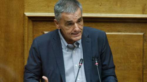 Θετικός στον κορονοϊό o Ευκλείδης Τσακαλώτος - Εμφάνισε ήπια συμπτώματα