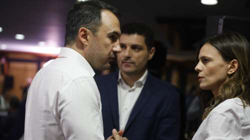 Αποχωρεί σήμερα η ομάδα Αχτσιόγλου - Ανοιξε πρώτος την πόρτα ο αδερφός του Τζανακόπουλου με... Metallica