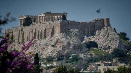 Ανοίγουν αύριο οι αρχαιολογικοί χώροι: Διαχωριστικά πετάσματα στην Ακρόπολη, απολυμαντικά και ξεναγοί με μάσκες