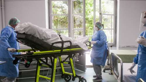 Κορονοϊός: Εκρηξη με 3.133 νέα κρούσματα - Μαύρο ρεκόρ με 728 διασωληνωμένους και 72 θανάτους