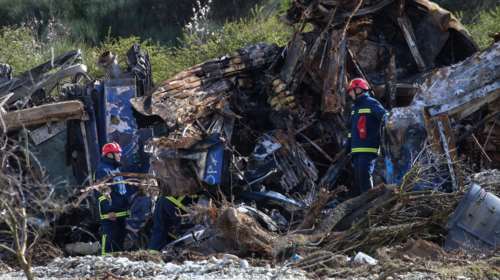&quot;Ντρέπομαι που επέζησα, 8 μέρες δεν έχω κοιμηθεί&quot; - Συγκλονίζει 19χρονη που γλίτωσε από το δυστύχημα στα Τέμπη