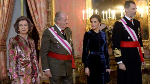 Ανεπιθύμητος ο Χουάν Κάρλος: Αναταραχή στην Ισπανία για την πρόσκληση του έκπτωτου βασιλιά στην κηδεία της Ελισάβετ