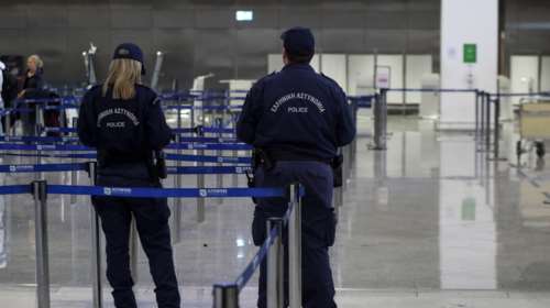 Στη φάκα μέλος διεθνούς σπείρας ναρκωτικών στο &quot;Ελ. Βενιζέλος&quot; - Θα περνούσε 7,5 κιλά κάνναβης και 4.770 ecstasy