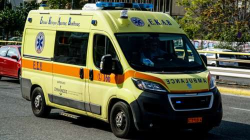 Τροχαίο στην Ιεράπετρα: Αυτοκίνητο παρέσυρε 3 άτομα - Στο νοσοκομείο μητέρα με το 3χρονο παιδί της