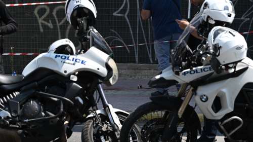 Αστυνομικός έκλεβε όπλα από Α.Τ. Αττικής- Τι βρήκαν σπίτι του οι &quot;Αδιάφθοροι&quot;