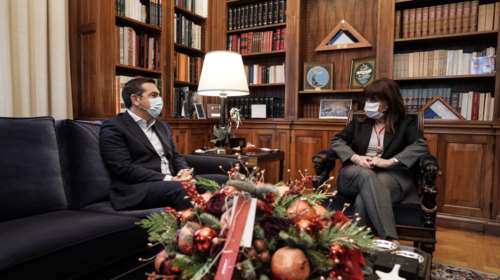 Συμβούλιο αρχηγών για την πανδημία ζητά ο Τσίπρας - Σακελλαροπούλου: Εγιναν λάθη και παραλείψεις