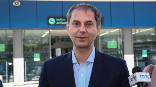 Θεοχάρης: Δύσκολο το καλοκαίρι λόγω της μετάλλαξης - Πλήρης έλεγχος για Βρετανούς, Ρώσους, Πορτογάλους