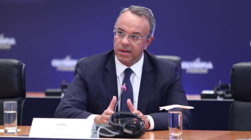 Απόλυτος ο Σταϊκούρας: Δεν έχει τεθεί θέμα για Fuel Pass 3