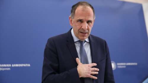 Συνάντηση Γεραπετρίτη με τον Αρχιεπίσκοπο Αλβανίας Αναστάσιο: Εργο αγάπης και αλληλεγγύης για 32 χρόνια