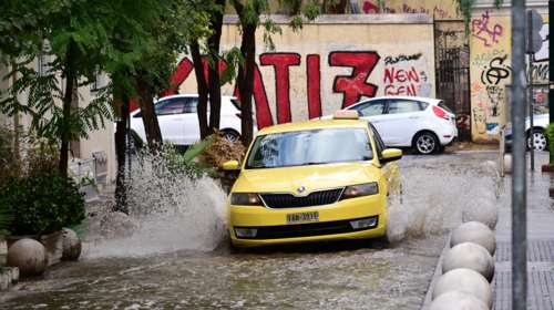 Χαλάει ο καιρός: Πού θα ξεσπάσουν έντονες καταιγίδες μέχρι αύριο το πρωί - Οι προβλέψεις των μετεωρολόγων
