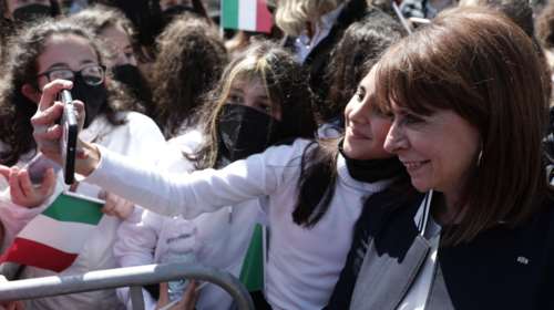 Κατερίνα Σακελλαροπούλου: Eπισκέφθηκε τα ελληνόφωνα χωριά της Ιταλίας - &quot;Είναι μια συγκινητική στιγμή&quot; [εικόνες]