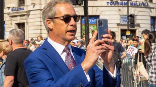 Νάιτζελ Φάρατζ: Το μοιραίο πρόσωπο του Brexit κάνει νέα καριέρα - Έγινε... παίκτης ρεάλιτι