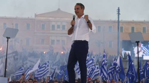 Μητσοτάκης στο Σύνταγμα: &quot;Σηκώνουμε το γάντι, η ΝΔ θα είναι πάλι η μεγάλη νικήτρια και όλη η Ελλάδα θα είναι μπλε&quot;