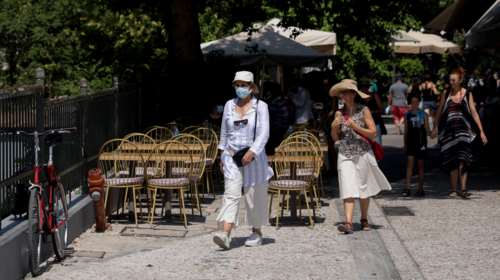 Κορονοϊός: Επιμένει ο ιός με 907 νέα κρούσματα στην Αττική - &quot;Βράζουν&quot; με 371 η Κρήτη και 271 η Θεσσαλονίκη