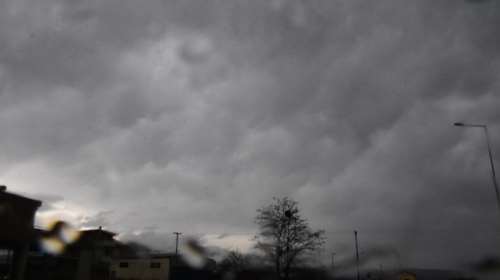 Καιρός: Συννεφιά με σποραδικές βροχές σήμερα Κυριακή - Πού θα κυμανθεί η θερμοκρασία - Επιδείνωση από αύριο