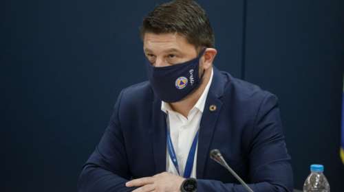 Νίκος Χαρδαλιάς: Βόλτα με την οικογένειά του στο κέντρο της Αθήνας