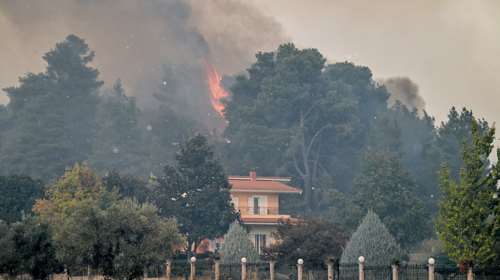 Φωτιά σε Πανόπουλο και Γεράκι Ηλείας: Μήνυμα 112 για εκκένωση - Απειλούνται σπίτια [εικόνες]