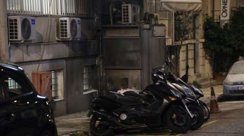 Βίντεο από την επίθεση αγνώστων με μολότοφ στο ΑΤ Κυψέλης