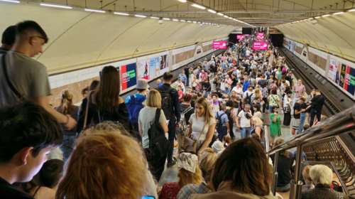 Ουκρανία: Μία από τις μεγαλύτερες επιθέσεις εξαπέλυσε η Ρωσία - Στα καταφύγια οι κάτοικοι στο Κίεβο [εικόνες - βίντεο]