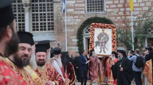 Θεσσαλονίκη: Με κατάνυξη και πλήθος πιστών η λιτανεία της εικόνας και των λειψάνων του Αγίου Δημητρίου [εικόνες]