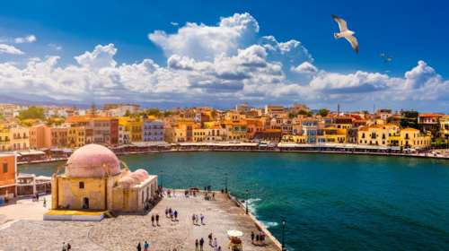 Κρήτη: Αλλαγές στο προφίλ των τουριστών που πάνε στο νησί - Οι ηλικίες και το εισοδηματικό επίπεδο