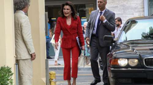 Στα &quot;κόκκινα&quot; η Γιάννα Αγγελοπούλου - Συναντήθηκε με τον Αρχιεπίσκοπο Κρήτης στο Ηράκλειο  [εικόνες]