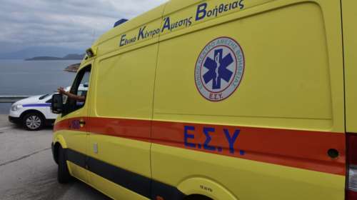 Χαλκιδική: Αυτοκίνητο έπεσε σε στάση ΚΤΕΛ στο Παλιούρι μετά από τροχαίο με άλλο ΙΧ - Δύο τραυματίες