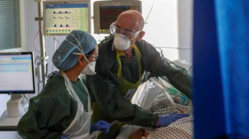 Κορονοϊός - Βρετανία: Ο αριθμός των νεκρών πλησιάζει τις 52.000 - Εντονες επικρίσεις κατά Τζόνσον