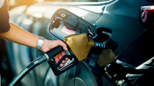 Fuel Pass 2: Πώς θα πάρετε έως 100 ευρώ για καύσιμα - Σήμερα ψηφίζεται από τη Βουλή