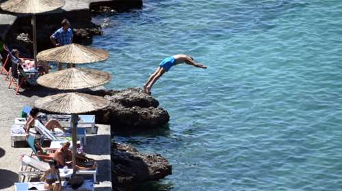 Αρχισαν τα όργανα στις παραλίες: Πάνω από 3.000 καταγγελίες για αυθαιρεσίες - Οι περιοχές &quot;πρωταθλητές&quot; στις παρανομίες