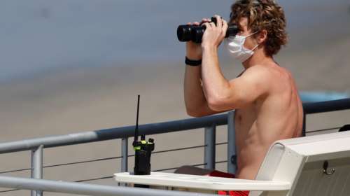 Χανιά: Ναυαγοσώστες έσωσαν τη ζωή 65χρονης η οποία κινδύνεψε να πνιγεί