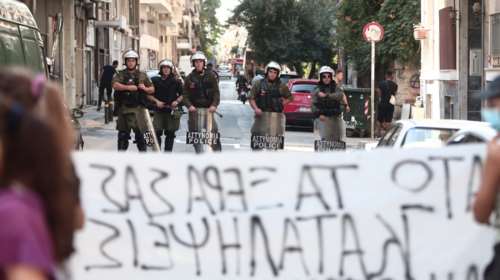 Επιχείρηση της αστυνομίας σε δύο κτίρια υπό κατάληψη  στο κέντρο της Αθήνας [εικόνες]