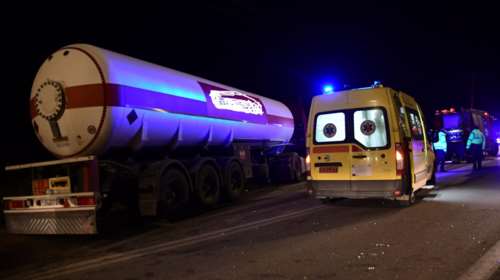 Τραγωδία στη Λάρισα: Βυτιοφόρο συγκρούστηκε μετωπικά με ΙΧ - Νεκρός ένας άντρας