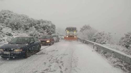 Συνθήκες παγετού στη Λέσβο - Νεκρός πρόσφυγας από το κρύο