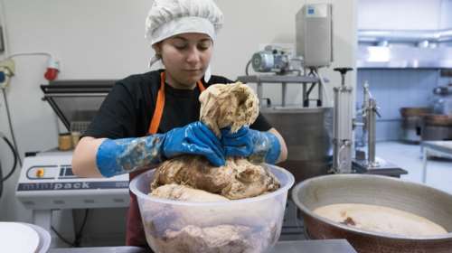 Ο χειροποίητος χαλβάς από τη Θεσσαλονίκη που ταξιδεύει μέχρι την Αυστραλία - Πώς παρασκευάζεται [εικόνες]