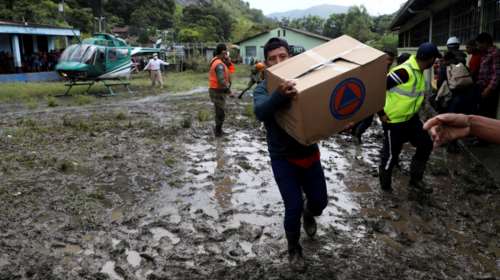ΗΠΑ: Περισσότεροι από 200 νεκροί από την τροπική καταιγίδα ΗΤΑ - Έφτασε στη Φλόριντα [εικόνες]