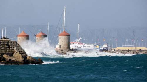 Ο καιρός σήμερα: Στους 36 βαθμούς το θερμόμετρο - Τα 8 μποφόρ φτάνουν οι άνεμοι