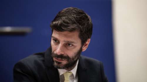 Freedom Pass - Γιατρομανωλάκης: Πώς θα λειτουργεί η κάρτα των 150 ευρώ για τους νέους που εμβολιάζονται [βίντεο]