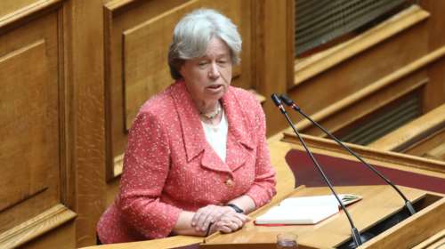 Βουλή: Ανακοινώθηκε η διαγραφή της βουλευτή Αθηνά Λινού από την ΚΟ του ΣΥΡΙΖΑ