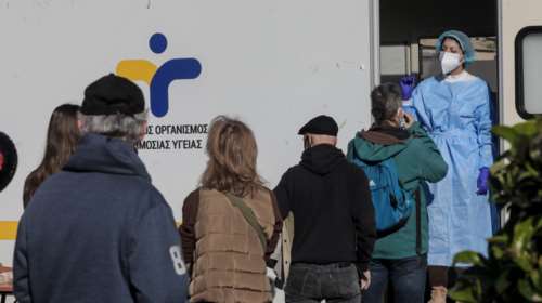 Κορονοϊός: Στη δίνη της Όμικρον η Αττική με 13.104 νέα  κρούσματα- 3.856 στη Θεσσαλονίκη