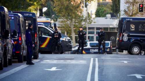 Νέα αιματοβαμμένα τρομο-δέματα εστάλησαν σε πρεσβείες της Ουκρανίας: Μάτια ζώων και κόκκινες μπογιές