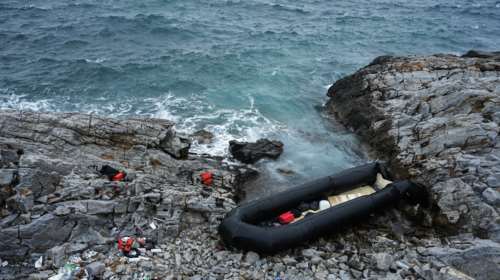 Τραγωδία στη Σάμο: Τους τέσσερις έφτασαν οι νεκροί από το ναυάγιο - Άγνωστο πόσοι μετανάστες επέβαιναν στη λέμβο