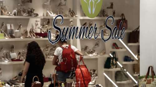 Θερινές εκπτώσεις: Πιθανόν κλειστά τα καταστήματα την προσεχή Κυριακή λόγω καύσωνα