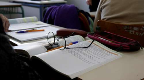 Μαθητικό Συνέδριο Πληροφορικής: Μαθητές δημιούργησαν σύστημα εξαερισμού αιθουσών και ρομπότ με αντισηπτικό