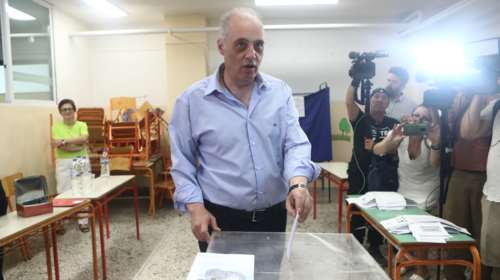 Στη Θεσσαλονίκη ψήφισε ο Κυριάκος Βελόπουλος: Ζητάμε την εμπιστοσύνη του λαού, δεν θα τους προδώσουμε ποτέ [βίντεο]
