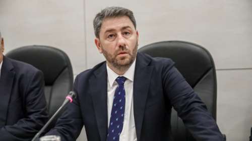 Ανδρουλάκης για ναυάγιο στην Πύλο: "Είμαστε όλοι βαθιά συγκλονισμένοι - Η σκέψη μας είναι στους διασώστες που δίνουν μάχη με τον χρόνο"